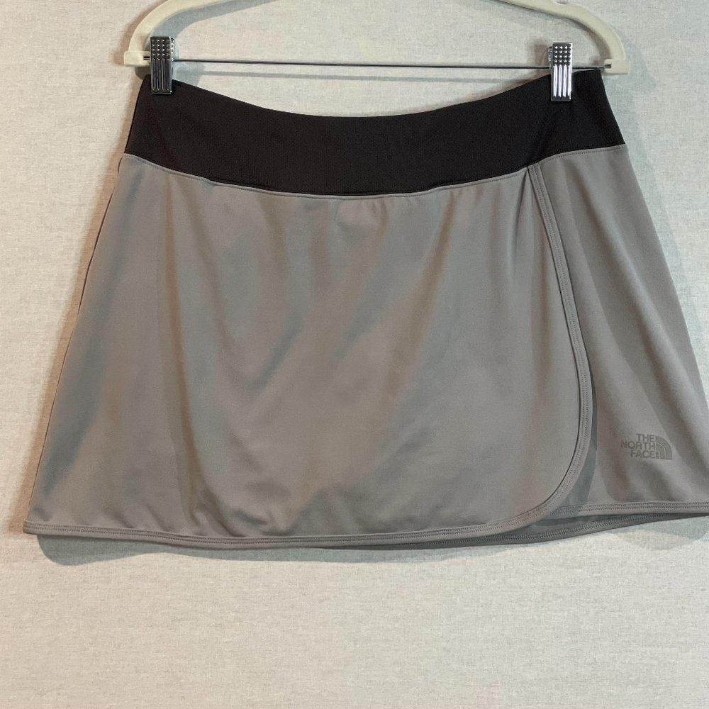 The North Face Skirt With Shorts Black & Gray Size L